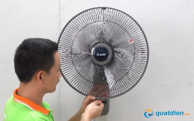 Lắp lồng trước và khóa chốt 2 lồng lại