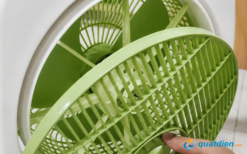 Tháo lồng quạt Asia phía trước