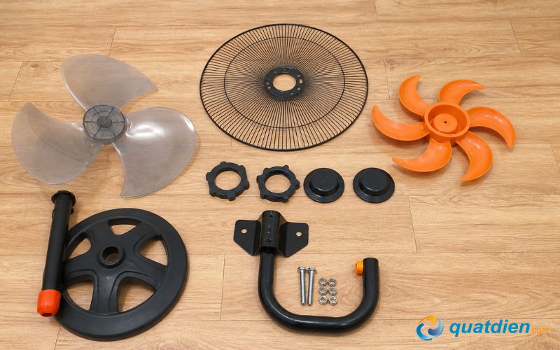 Các phụ kiện bên ngoài có thể thấy bằng mắt và lắp rắp dễ dàng