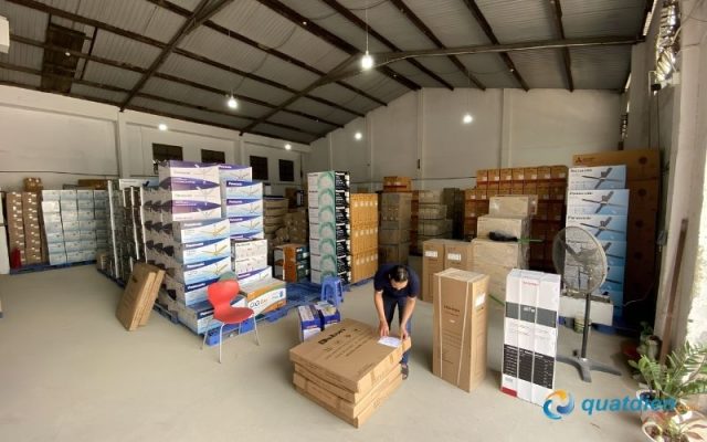 Sản phẩm quạt treo tường Chinghai W613 49W trong kho hàng