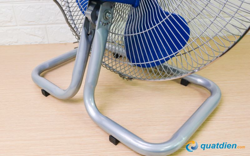 Chinghai FF919 sở hữu chân quỳ ổn định