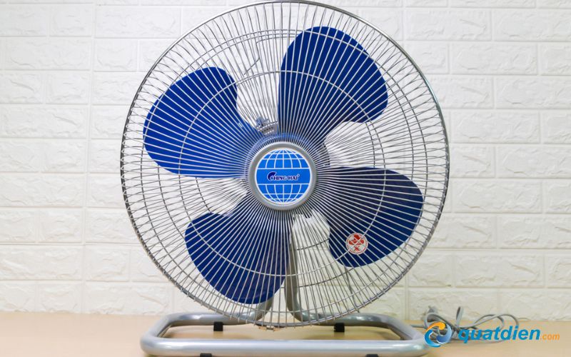 Chinghai FF919 sử dụng 4 cánh nhựa ABS