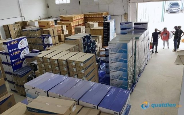 Kho hàng chứa quạt hộp Chinghai HD606 nhỏ 24W