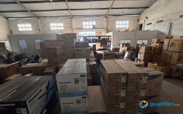 Kho hàng quạt đứng Chinghai HS966A 3 cánh 50W