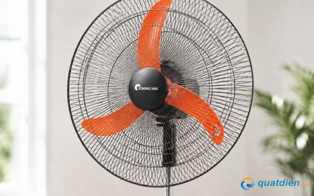 Lồng quạt bằng kim loại giúp bảo vệ cánh và tăng độ an toàn khi sử dụng