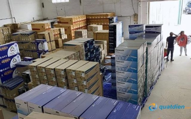 Kho hàng Quạt treo tường Công nghiệp Chinghai W18"CĐ(2d) 65W
