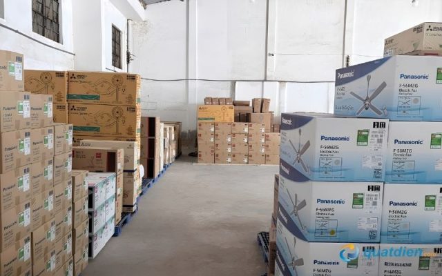 Không gian kho hàng tại đơn vị cung cấp quạt treo tường chinghai W2518