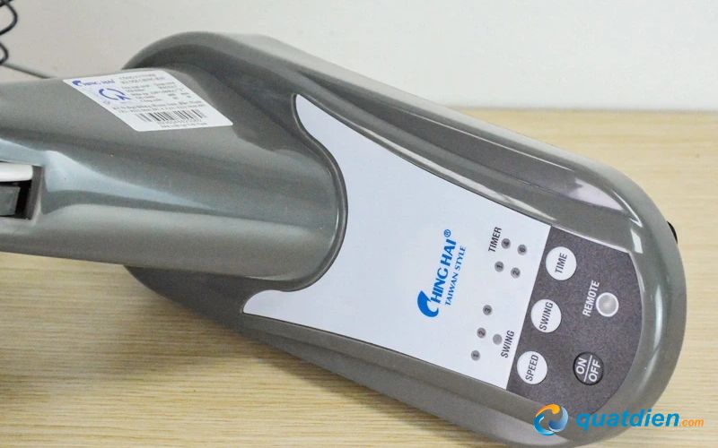 Quạt treo tường Chinghai W615A/A2 55W remote có 3 tốc độ gió dễ điều chỉnh