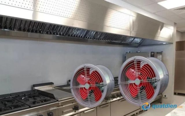 Quạt hút ly tâm công nghiệp kết nối hệ thống thông gió bếp