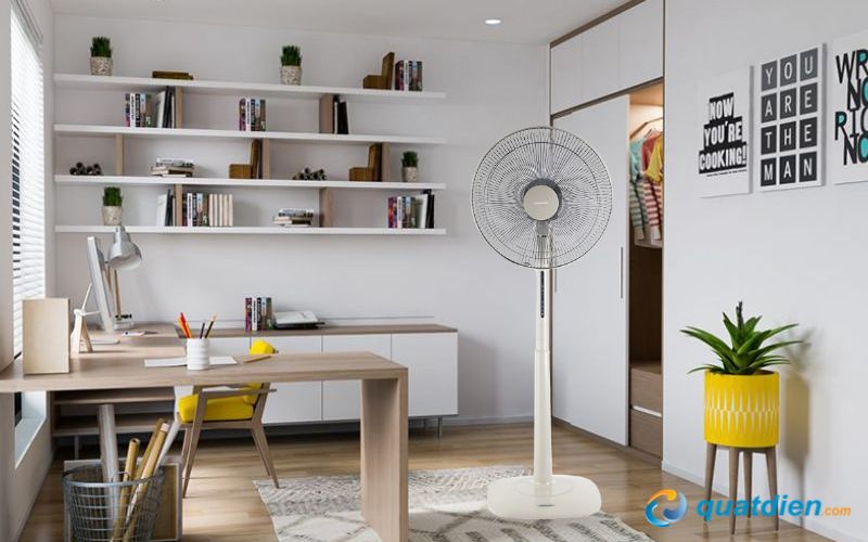 Quạt cây có remote giúp điều chỉnh tốc độ gió thuận tiện khi làm việc