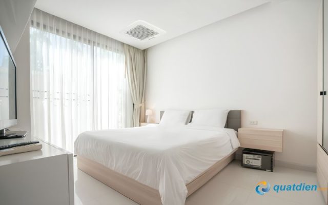 Không gian phòng ngủ được làm sạch hiệu quả nhờ sự hiện diện của quạt hút