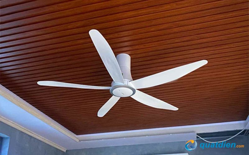 Quạt trần giúp tiết kiệm diện tích sàn và giữ không gian gọn gàng