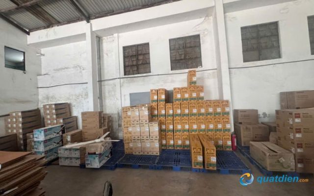 Kho chứa quạt trần 5 cánh Panasonic F-60XDN