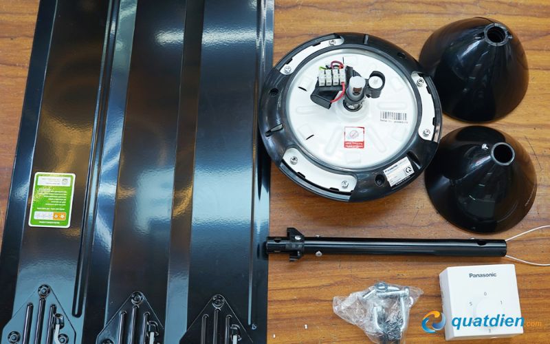 Động cơ quạt trần Panasonic 3 cánh kèm hộp số điều khiển