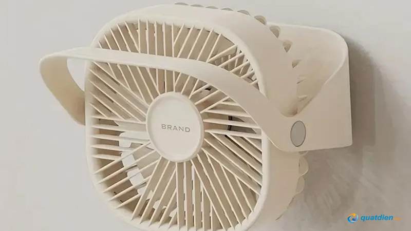 Quạt mini treo tường phù hợp phòng ngủ, nhà bếp.