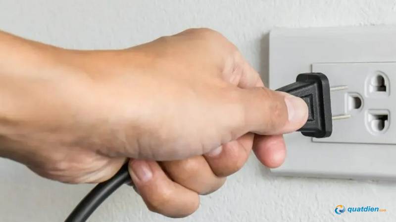 Rút nguồn điện để đảm bảo an toàn