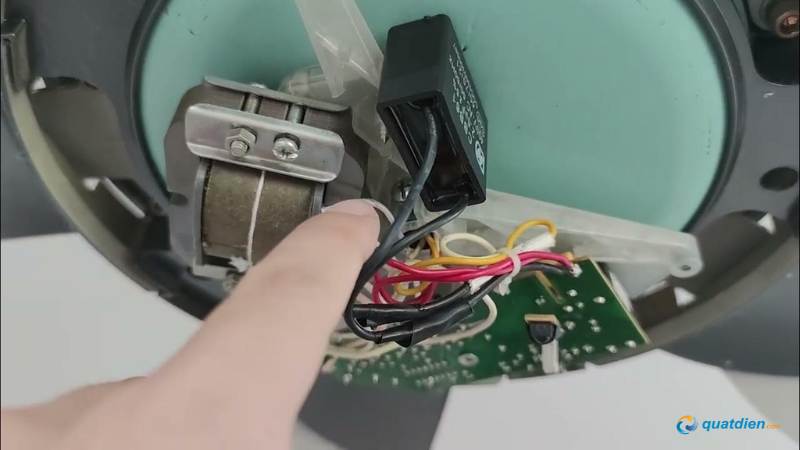 Tụ hỏng khiến mô-tơ chạy yếu bất thường