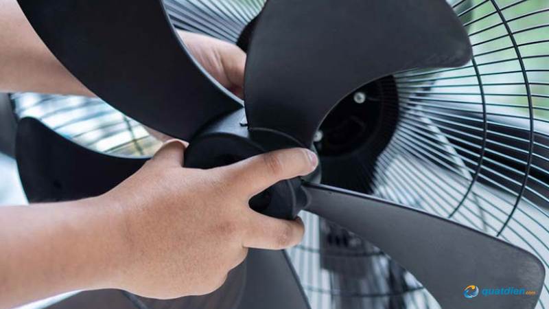 Không dùng quạt khi mô-tơ đang nóng