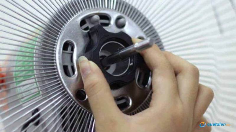 Bạc thau và bạc đạn quyết định hiệu suất motor quạt.