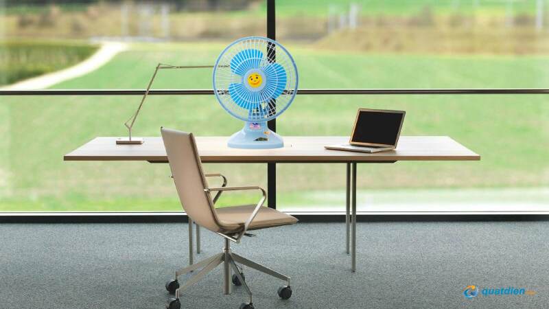 Quạt bàn mini Lifan B-106 dùng điện trực tiếp ổn định