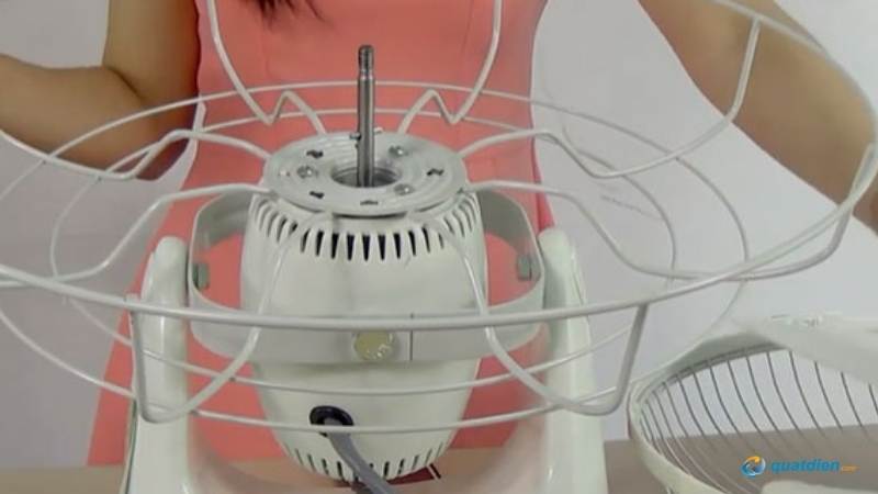 Lắp lồng quạt sau vào đúng vị trí mô tơ