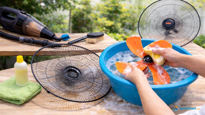 Vệ sinh lồng quạt Senko đúng cách giúp quạt sạch và bền hơn