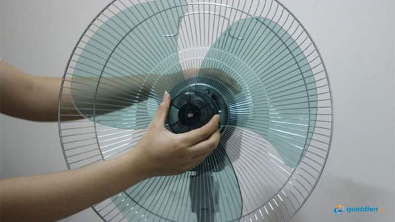 Lắp cánh quạt Senko lại đúng vị trí ban đầu