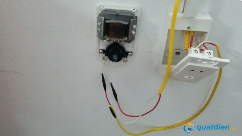 Kiểm tra lại các mối nối đã quấn băng keo