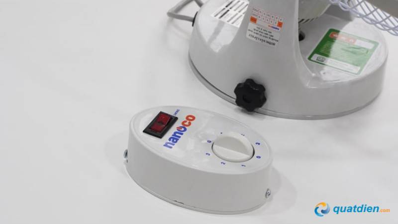 Hộp số cơ bền bỉ, thao tác đơn giản