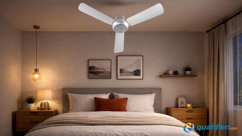 Quạt trần mini Panasonic F-48CZL màu bạc vận hành ổn