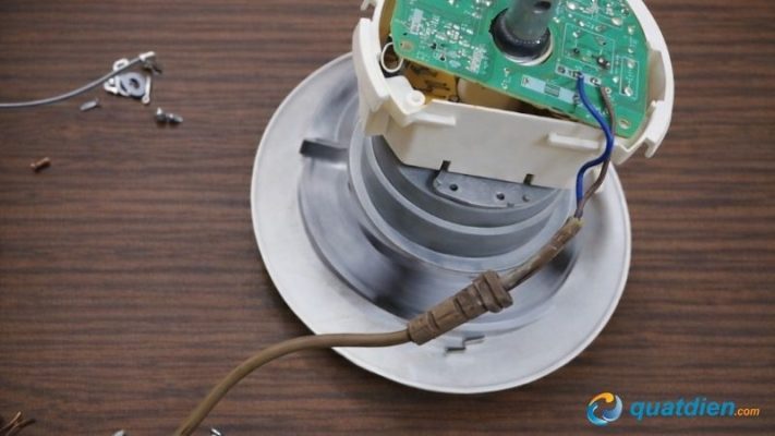 cấp điện và cho quạt quay thử xem kết quả