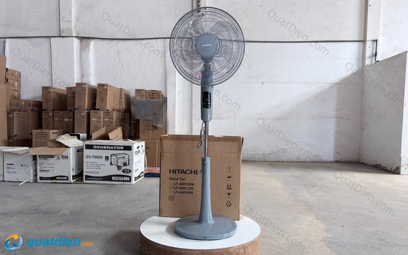 Quạt đứng Hitachi LF-A6RCGN thiết kế gọn, màu xám sang trọng