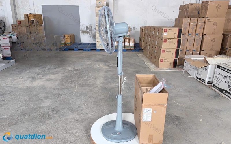 Quạt cây Hitachi LF-A6RCGN phân tán gió đều, không tập trung